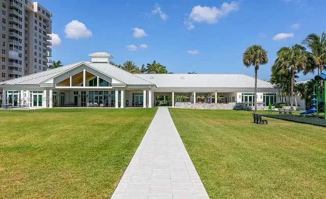 $3,599,000 | 2 Mendota Lane, Sea Ranch Lakes, FL 33308