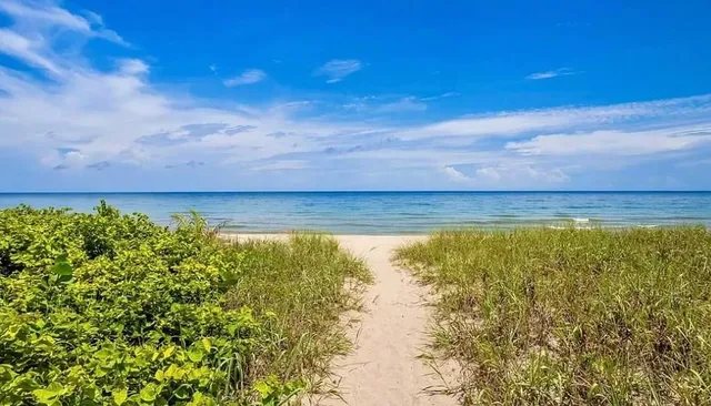 $3,599,000 | 2 Mendota Lane, Sea Ranch Lakes, FL 33308