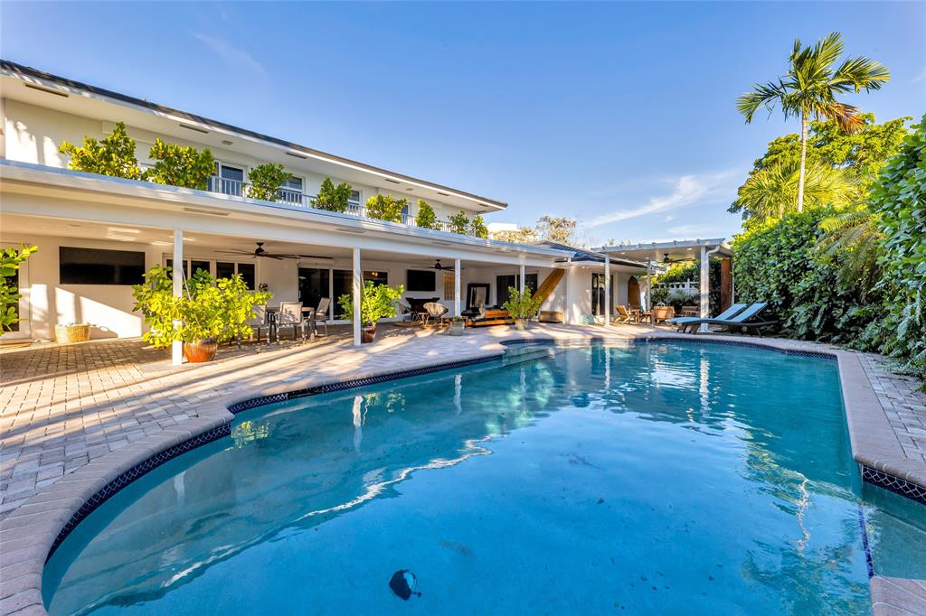 2 Mendota Lane Sea Ranch Lakes, FL 33308 - Photo 7 of 64