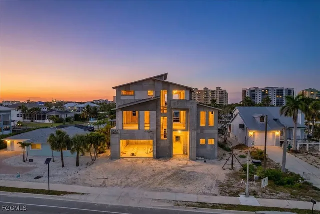 $6,295,000 | 8351 Estero Boulevard, Fort Myers Beach, FL 33931