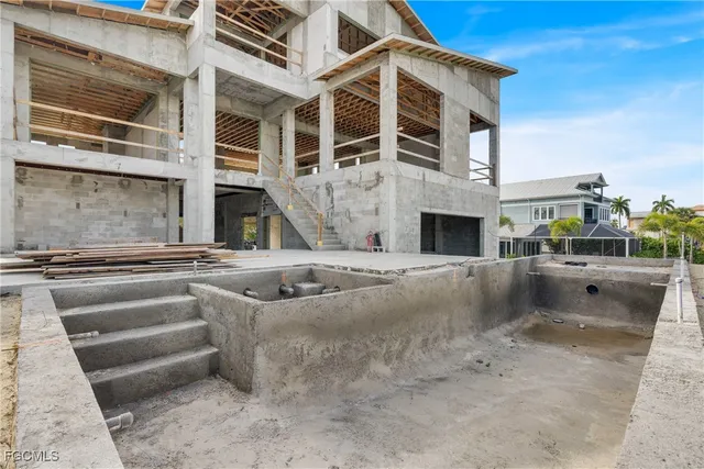 $6,295,000 | 8351 Estero Boulevard, Fort Myers Beach, FL 33931