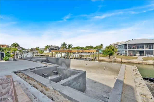 $6,295,000 | 8351 Estero Boulevard, Fort Myers Beach, FL 33931