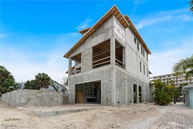 $6,295,000 | 8351 Estero Boulevard, Fort Myers Beach, FL 33931