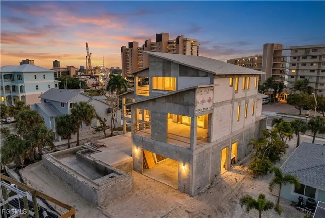 $6,295,000 | 8351 Estero Boulevard, Fort Myers Beach, FL 33931