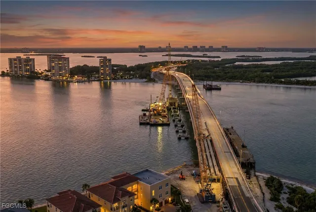 $6,295,000 | 8351 Estero Boulevard, Fort Myers Beach, FL 33931