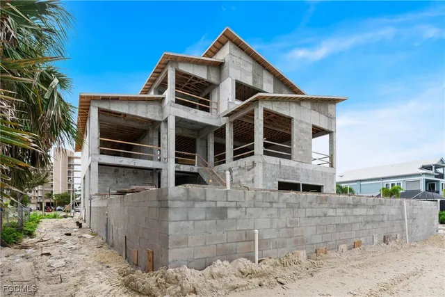 $6,295,000 | 8351 Estero Boulevard, Fort Myers Beach, FL 33931