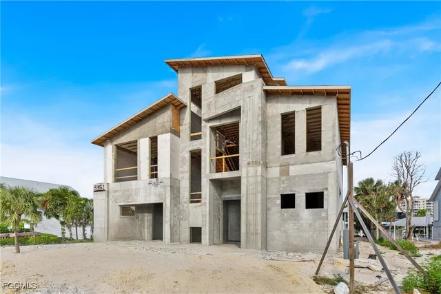 $6,295,000 | 8351 Estero Boulevard, Fort Myers Beach, FL 33931