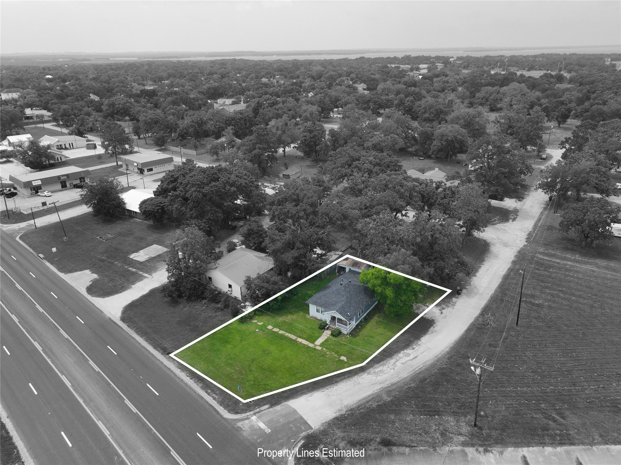 17066 Highway 36 Somerville, TX 77879 - Photo 4 of 16 a view of a tennis court