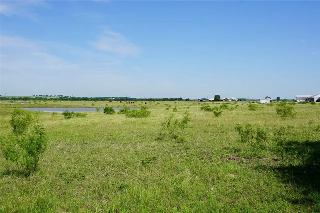 a view of open space with lots of green space