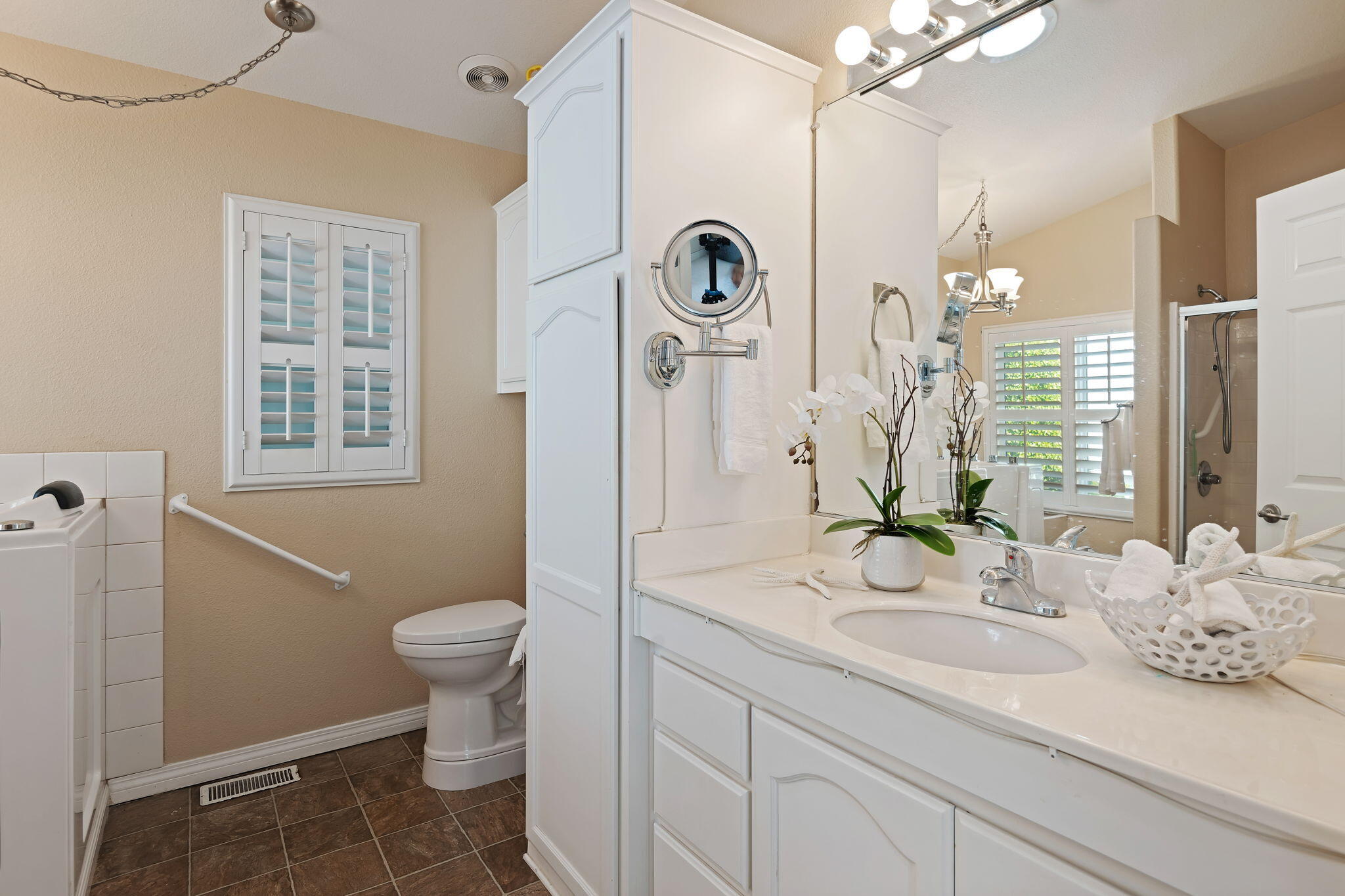 340 Old Mill Road, Unit SPC 90 Santa Barbara, CA 93110 - Photo 14 of 29 16-Primary Bathroom