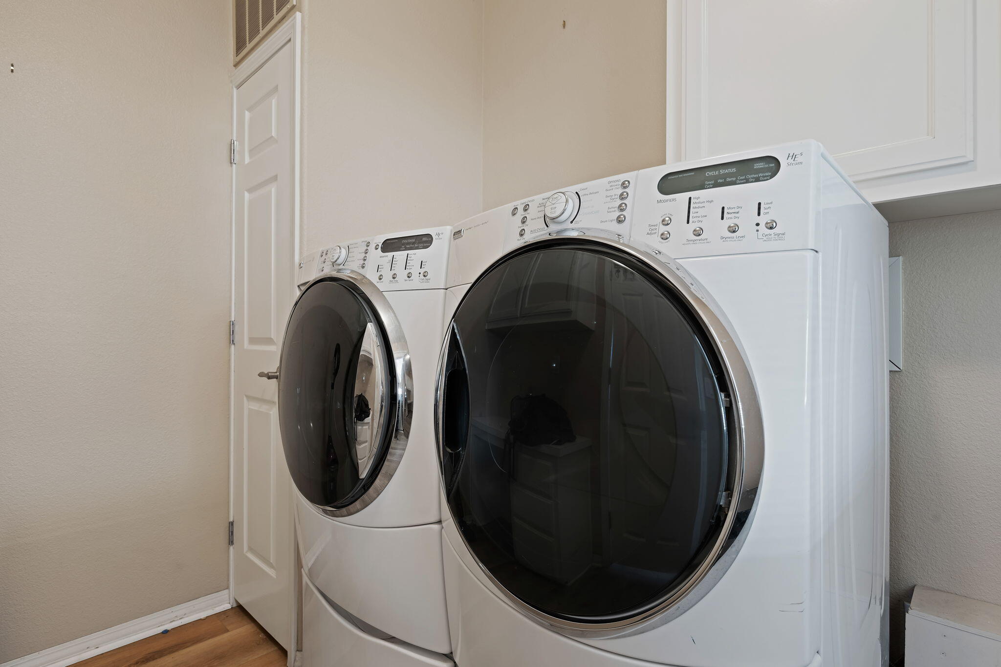 340 Old Mill Road, Unit SPC 90 Santa Barbara, CA 93110 - Photo 19 of 29 21-Laundry
