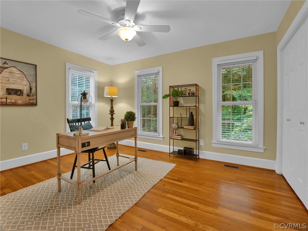 12100 2nd Branch Road Chesterfield, VA 23838 - Photo 22 of 41 a view of a livingroom with furniture