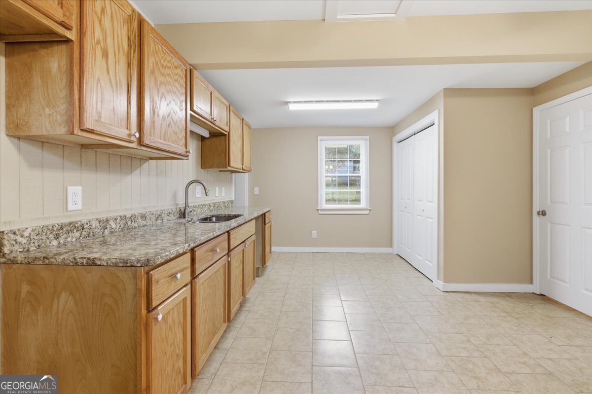 305 Grove Avenue Southeast Lindale, GA 30147 - Photo 10 of 36