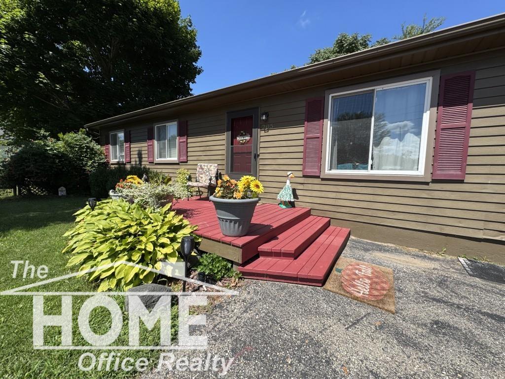 205 East Rolfe Street Perry, MI 48872 - Photo 2 of 27