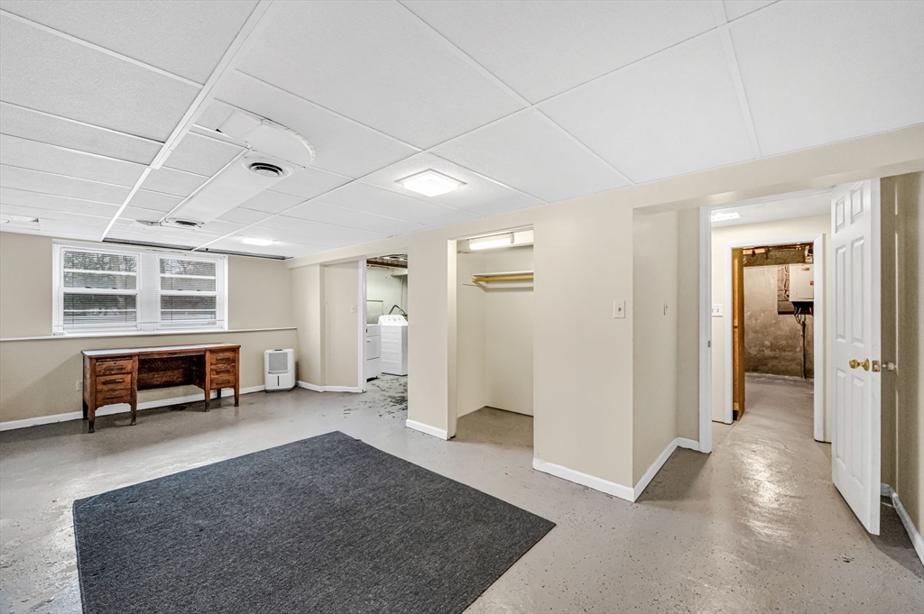 103 Emerson Street Springfield, MA 01118 - Photo 24 of 32 Gallery Image 24
