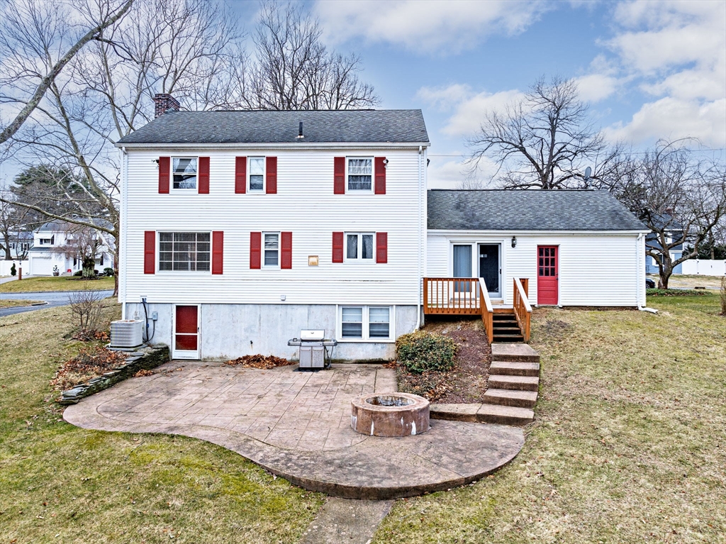 103 Emerson Street Springfield, MA 01118 - Photo 3 of 32 Gallery Image 3
