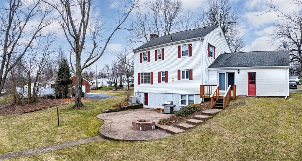 103 Emerson Street Springfield, MA 01118 - Photo 4 of 32 Gallery Image 4