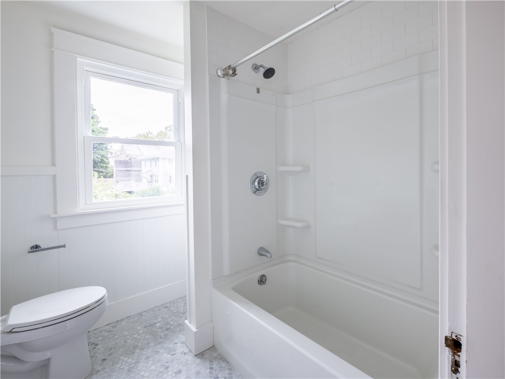 9 Sagamore Street Newport, RI 02840 - Photo 23 of 31