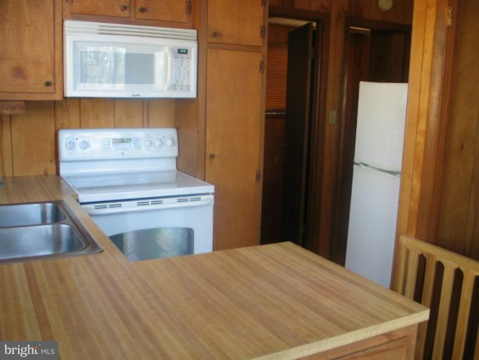 30 Old Log Road Linden, VA 22642 - Photo 10 of 26 Kitchen