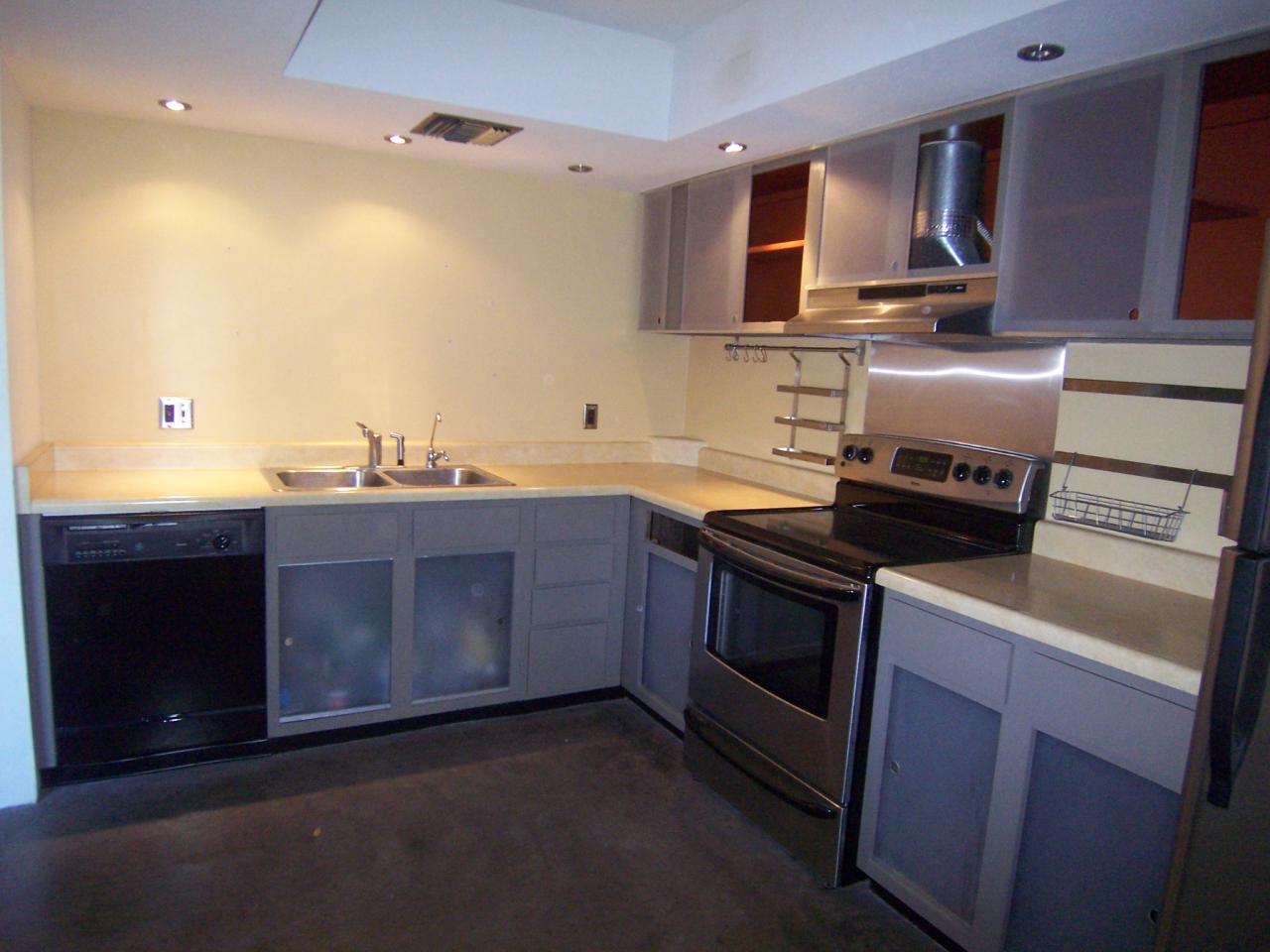 4201 East Camelback Road, Unit 66 Phoenix, AZ 85018 - Photo 7 of 11 More kitchen