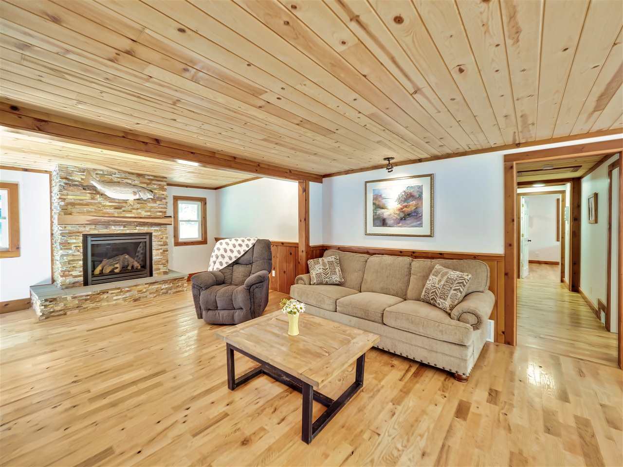 6758 South Maple City Road Maple City, MI 49664 - Photo 13 of 40 1865782-12.JPG