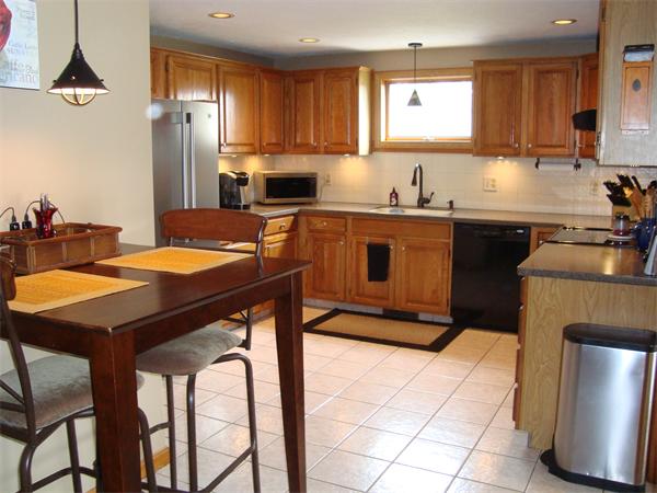 62 Carter Road Worcester, MA 01609 - Photo 5 of 25 Gallery Image 5