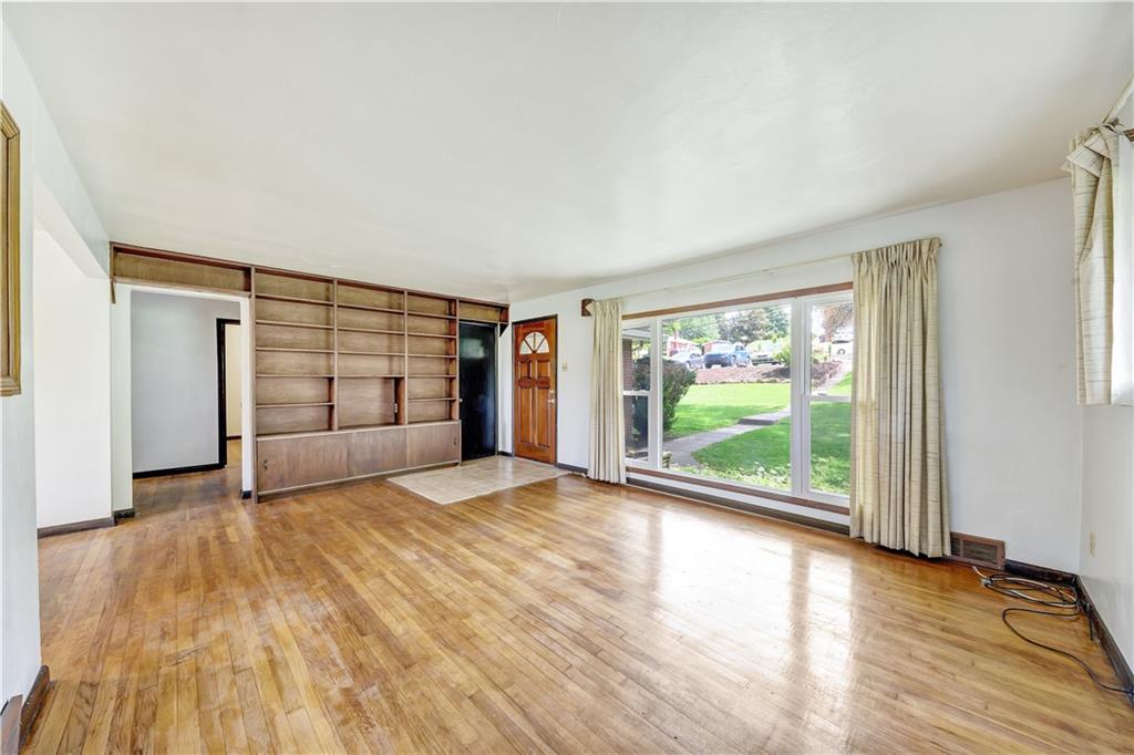 234 Ewings Mill Road Coraopolis, PA 15108 - Photo 3 of 19 Gallery Image 3