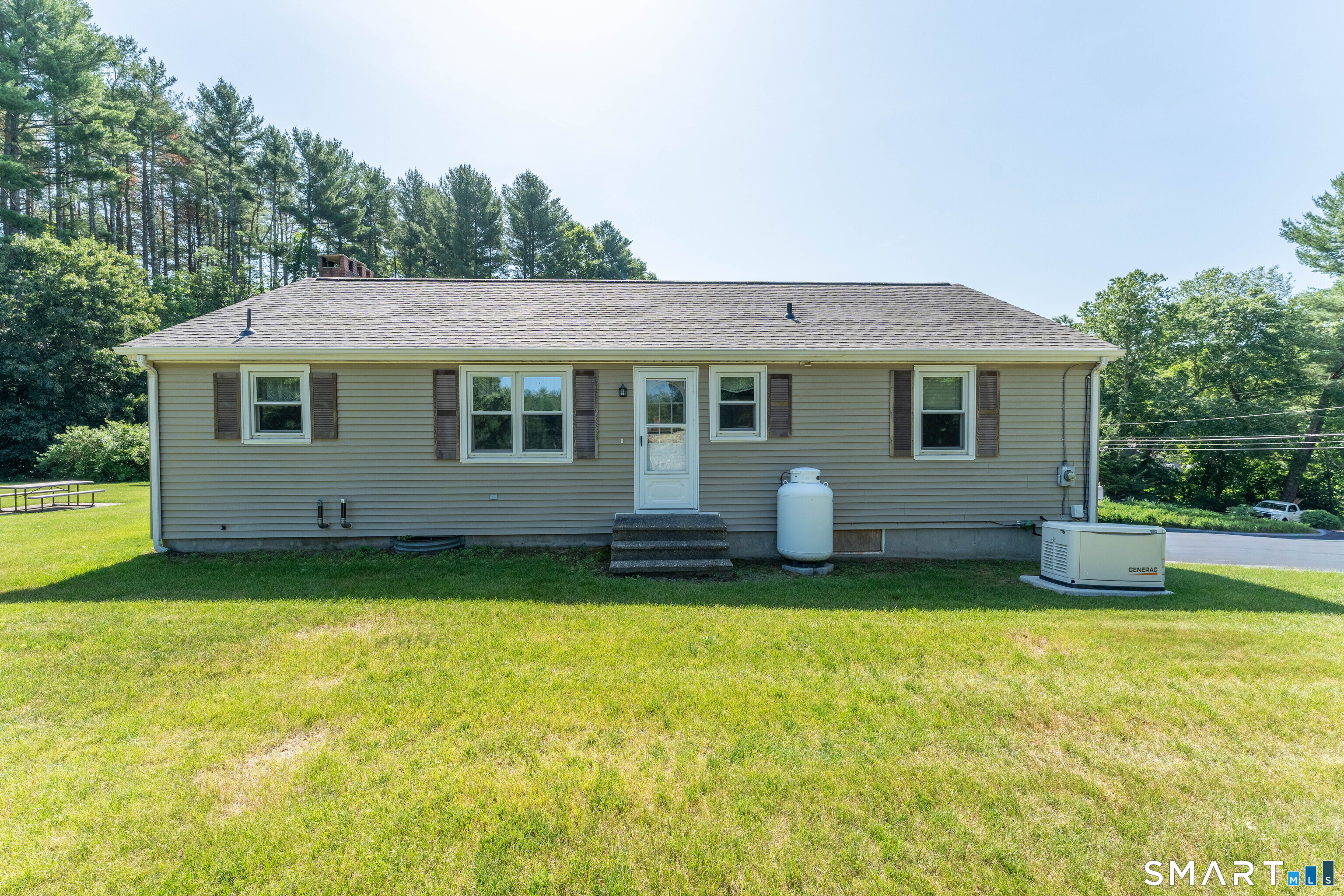27 Mountain Hill Road Thompson, CT 06255 - Photo 5 of 23