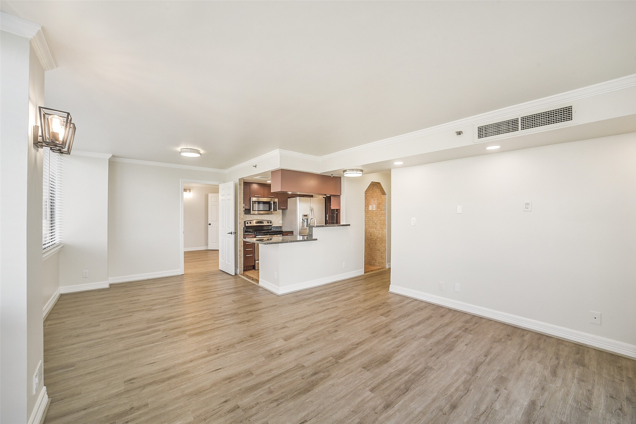 3525 Sage Road, Unit 515 Houston, TX 77056 - Photo 2 of 25