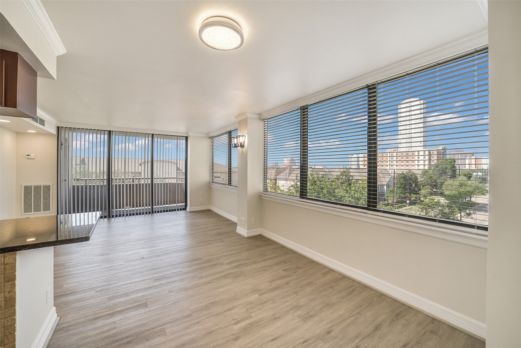 3525 Sage Road, Unit 515 Houston, TX 77056 - Photo 3 of 25