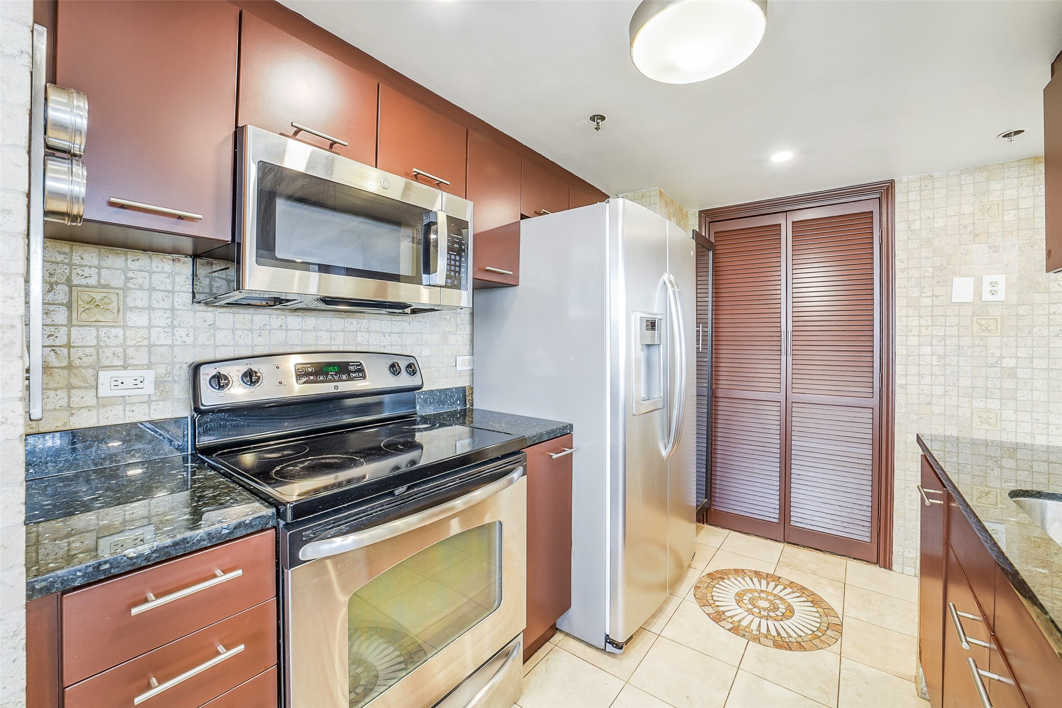 3525 Sage Road, Unit 515 Houston, TX 77056 - Photo 8 of 25