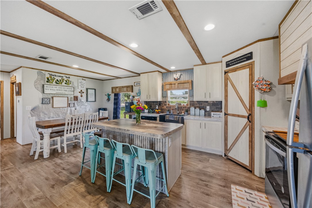 490 Hernandez Road Poteet, TX 78065 - Photo 13 of 36