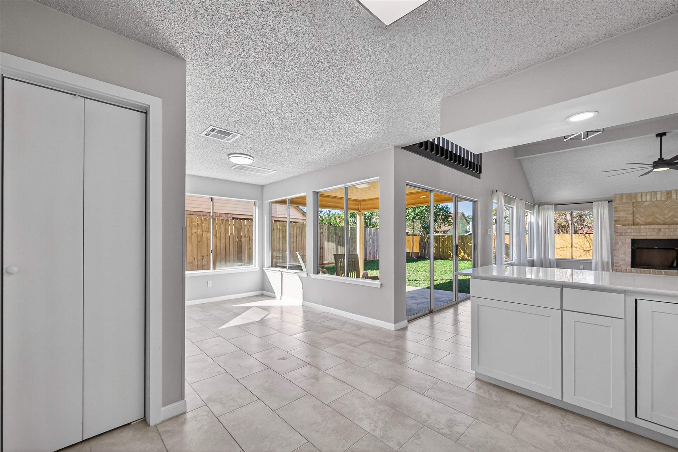 11406 Caesar Drive Houston, TX 77477 - Photo 14 of 37