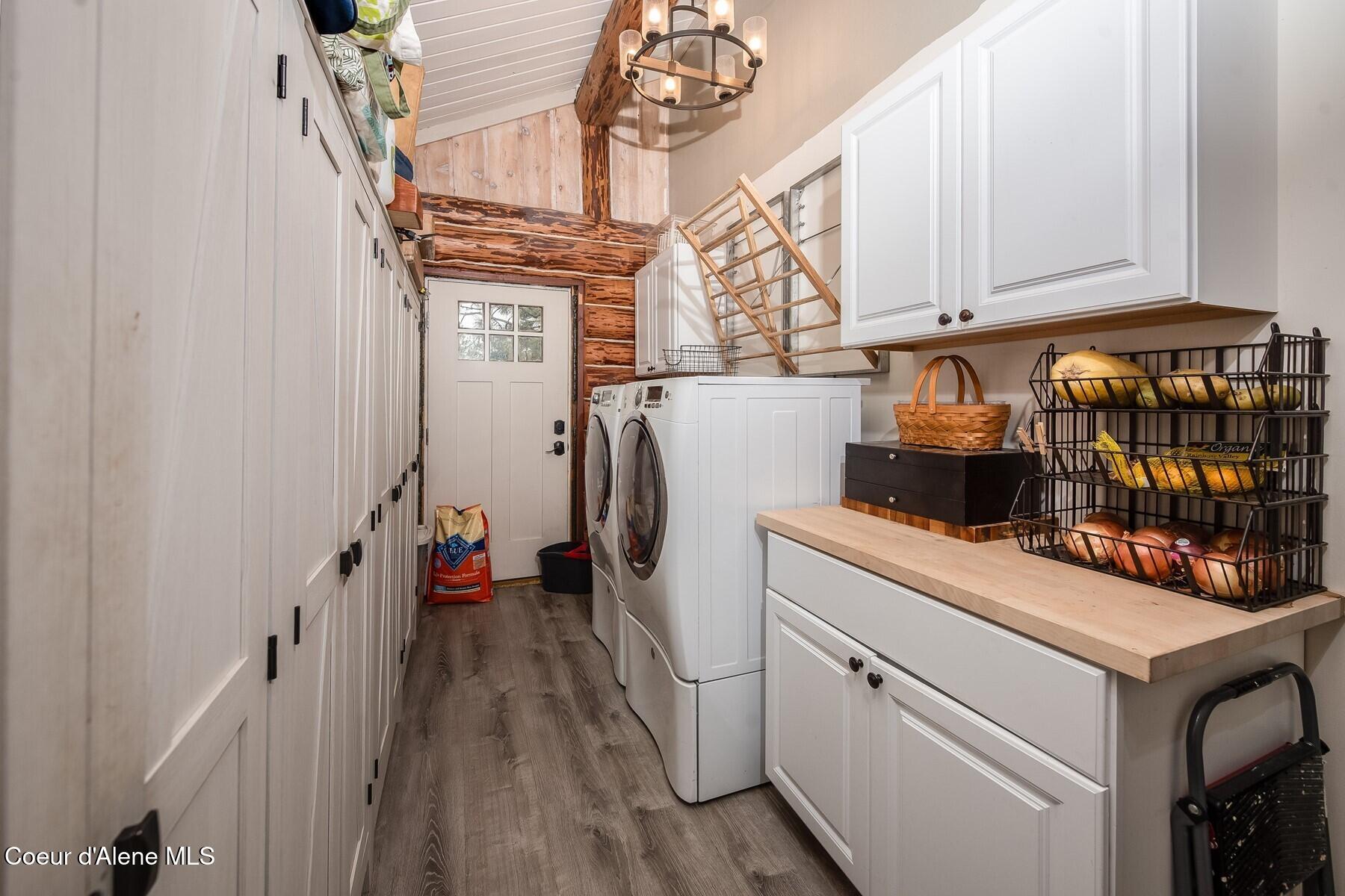 480 Sunnyside Ridge Road Sandpoint, ID 83864 - Photo 26 of 81 Laundry Pantry Mud Room