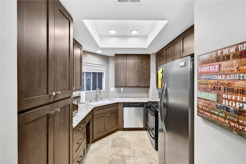 96 Abrigo Rancho Santa Margarita, CA 92688 - Photo 6 of 39