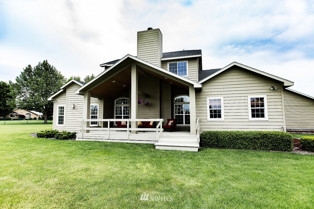5514 Ridgeview Dr Loop Northeast Moses Lake, WA 98837 - Photo 3 of 25