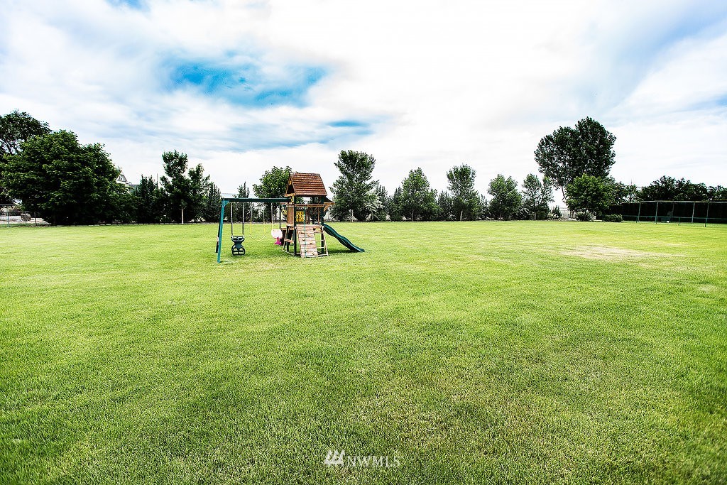 5514 Ridgeview Dr Loop Northeast Moses Lake, WA 98837 - Photo 4 of 25