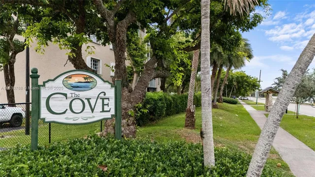 $299,000 | 21133 Southwest 85th Avenue, Unit 404, Cutler Bay, FL 33189