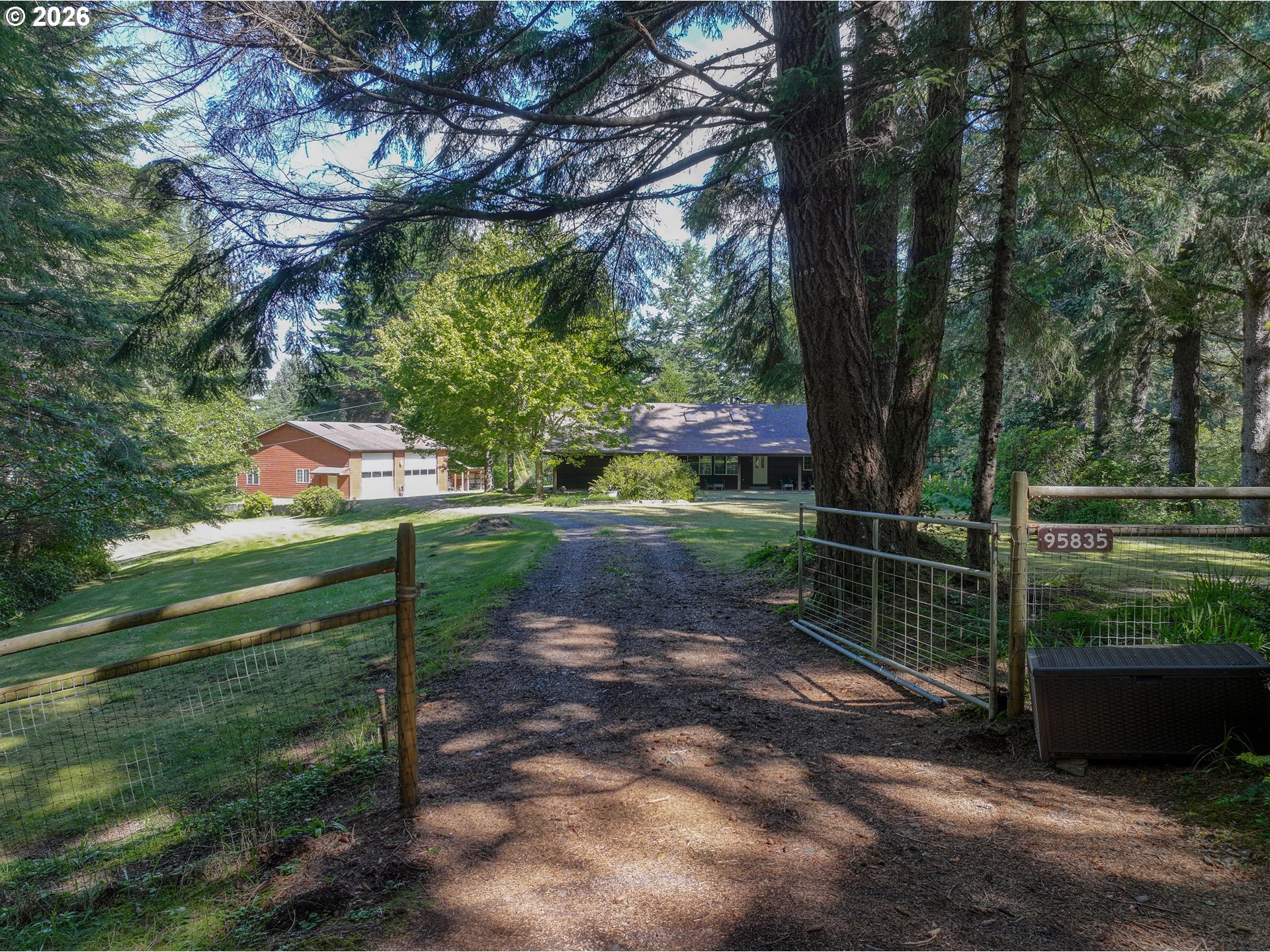 95835 Martin Ranch Road Brookings, OR 97415 - Photo 4 of 43 Driveway