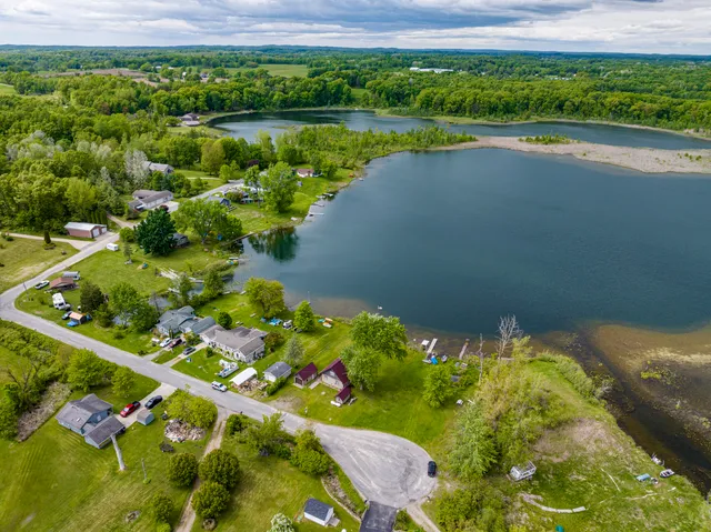 $361,000 | 3050 Thorpe Drive, Delton, MI 49046