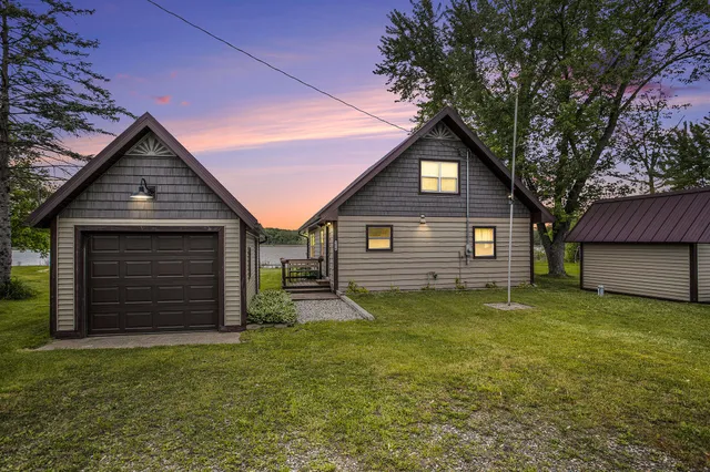 $361,000 | 3050 Thorpe Drive, Delton, MI 49046