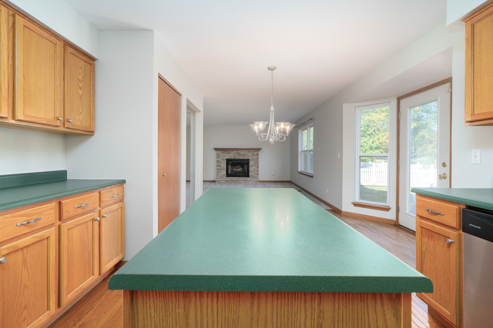 1798 Pebblestone Drive Romeoville, IL 60446 - Photo 3 of 33 Gallery Image 3