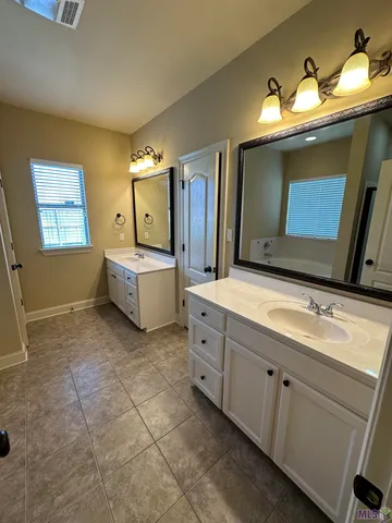 $1,900 | 25273 White Lake Avenue, Livingston, LA 70754