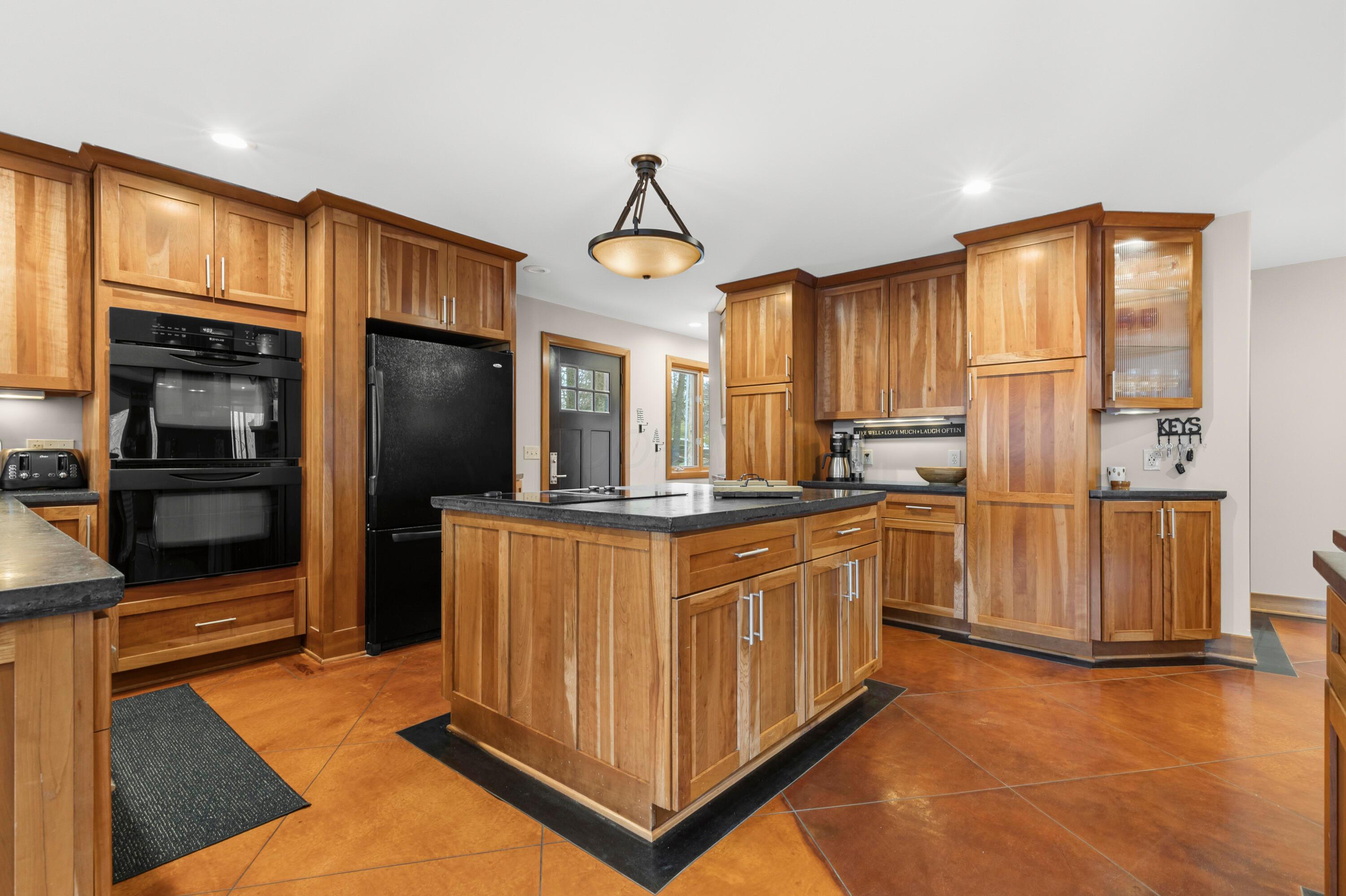 7860 Schott Road Westerville, OH 43081 - Photo 13 of 71 13. Kitchen