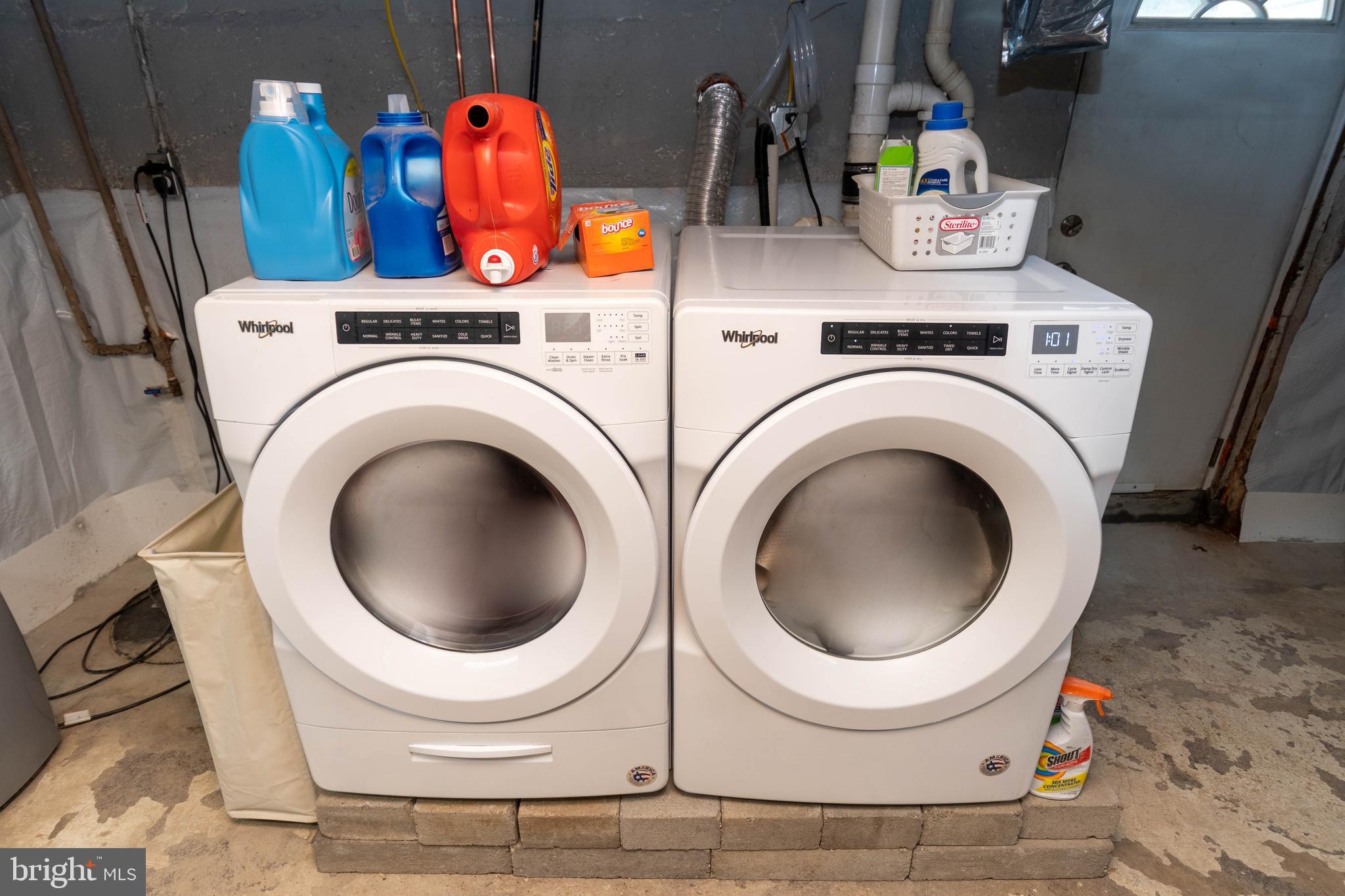 6414 Kenwood Avenue Rosedale, MD 21237 - Photo 37 of 60 a utility room with dryer and washer