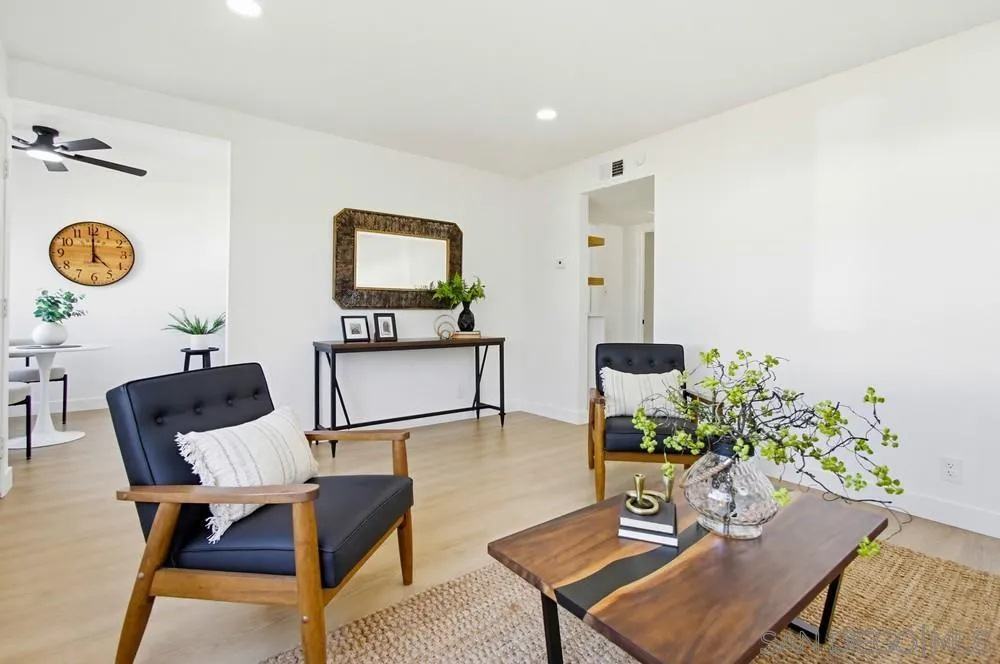 715 Sunflower Street Encinitas, CA 92024 - Photo 3 of 37