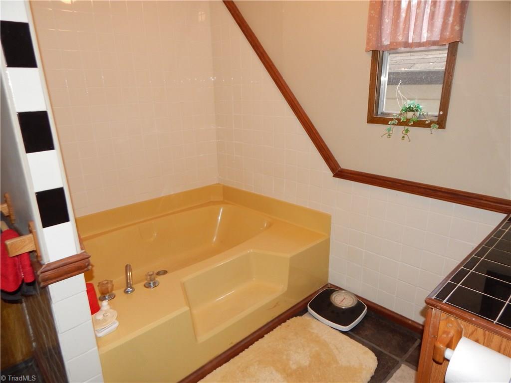 1655 Barker Road Roaring River, NC 28669 - Photo 15 of 27 Gallery Image 15