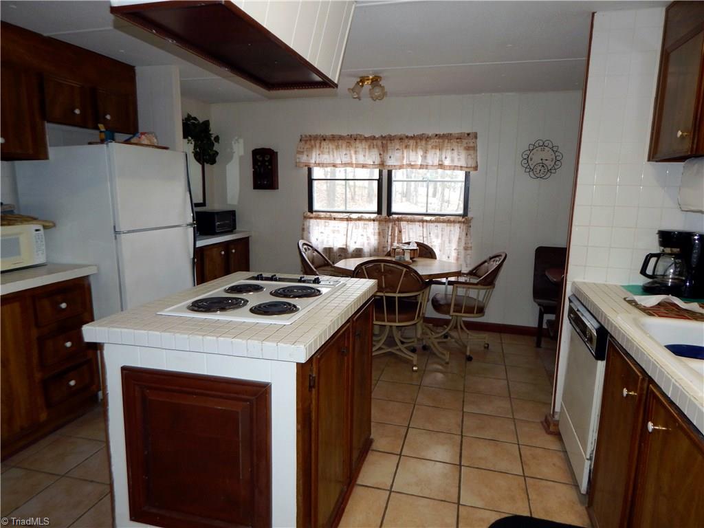 1655 Barker Road Roaring River, NC 28669 - Photo 18 of 27 Gallery Image 18
