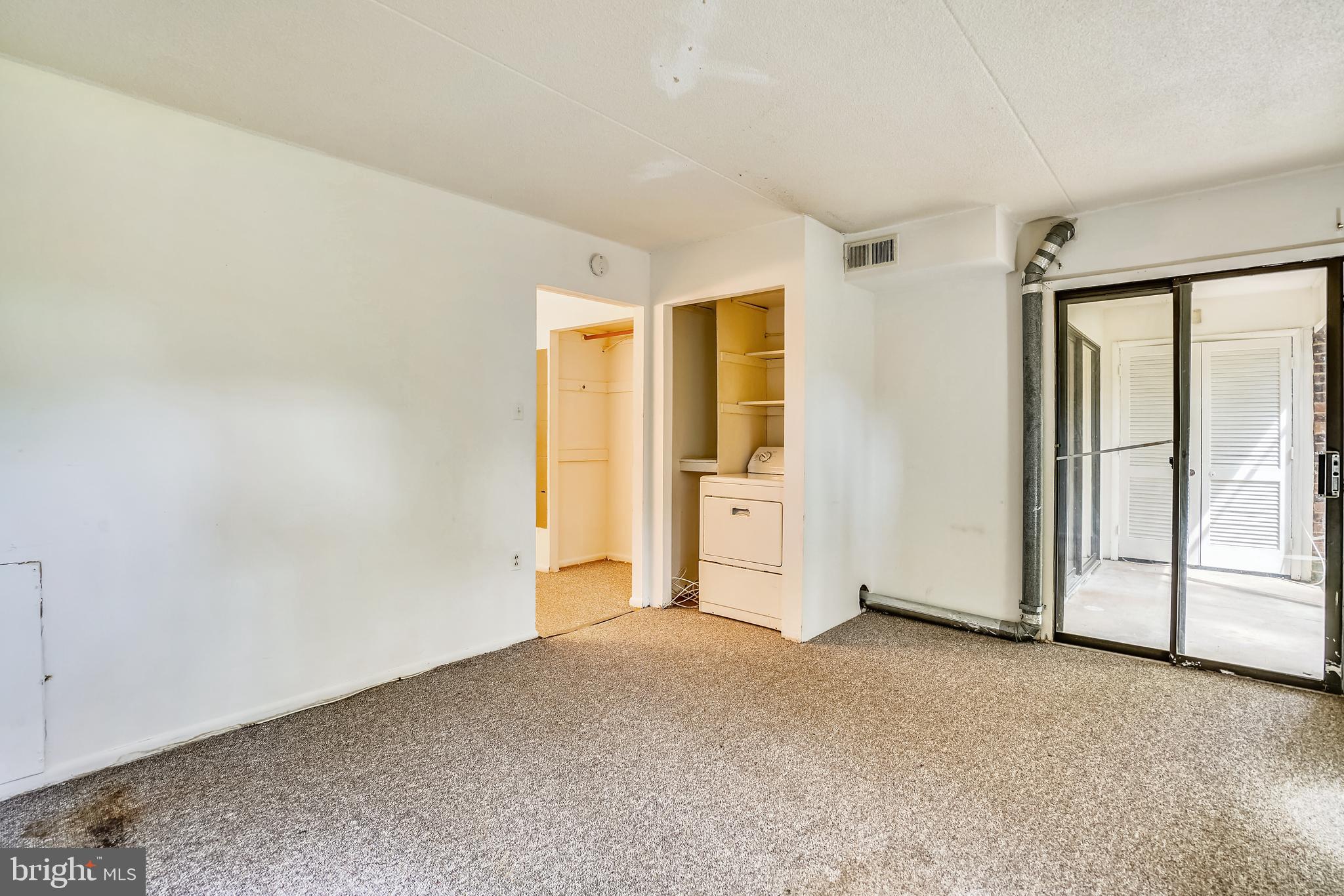 5234 West Running Brook Road, Unit 102 Columbia, MD 21044 - Photo 17 of 44 Master bedroom