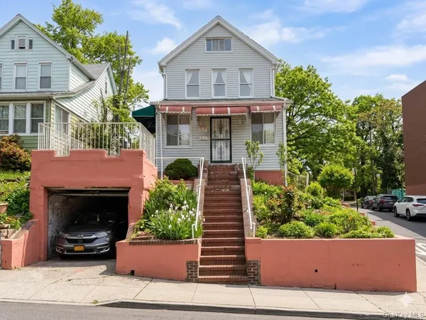 $1,389,000 | 87-35 165th Street | Jamaica Hills